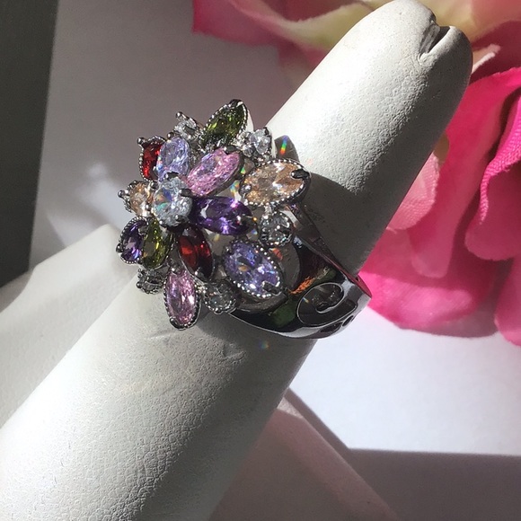 Captivating Knockout Ring - Picture 7 of 9